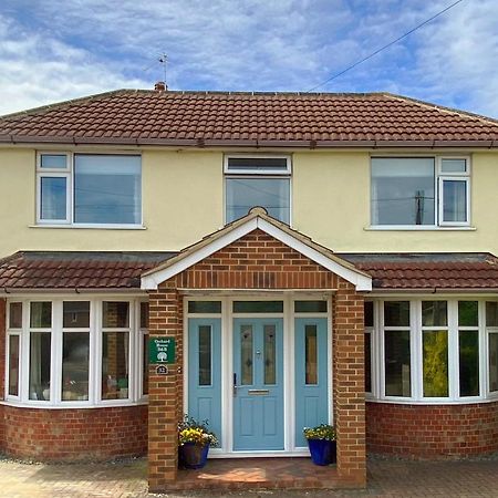 Orchard House Bed & Breakfast Swindon Exterior photo